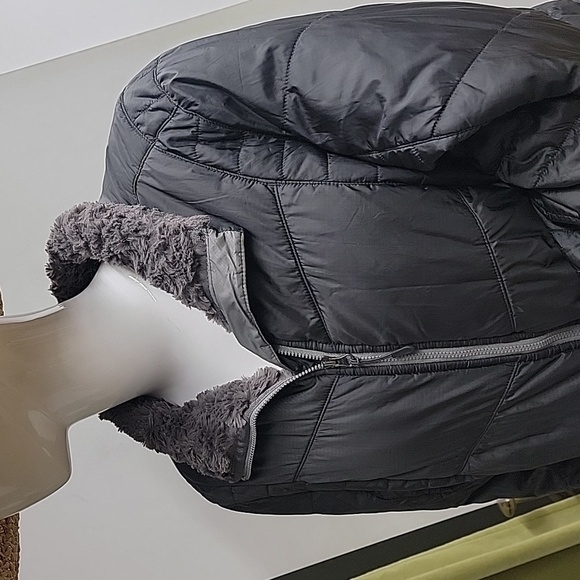 Cabela's Puffer Water Resistant Primaloft Faux Fur Lined Lightweight Size Large - Picture 4 of 15